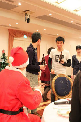 くるしゅーない